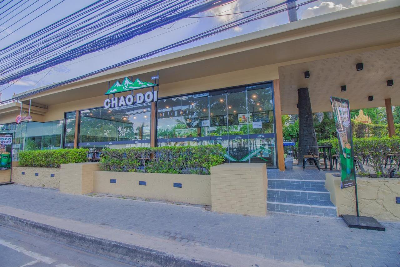 Luxurious Apartment On Jomtien Beach Road Exterior photo